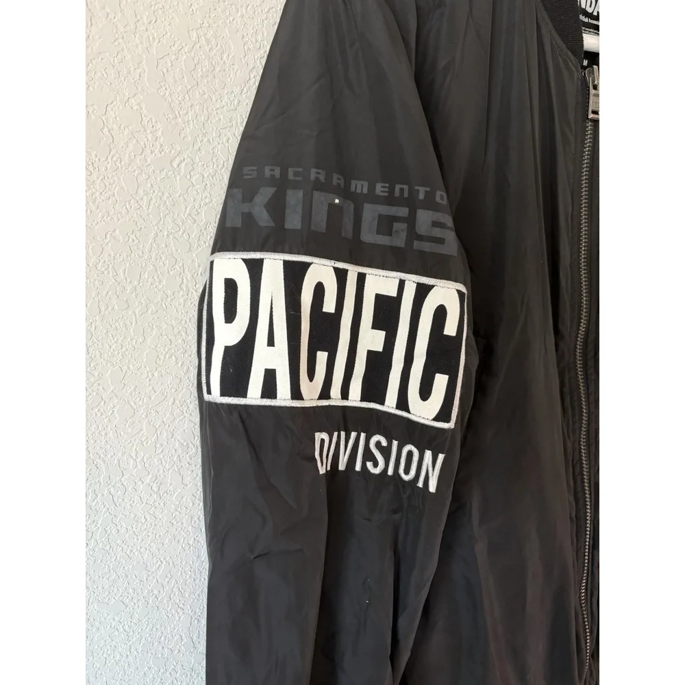 RARE NBA Kings Pacific Division Black Jacket - Limited Edition Arc Logo - Size M - Picture 7 of 12